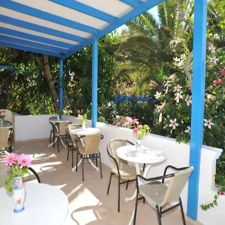 Hotel Avra 2*