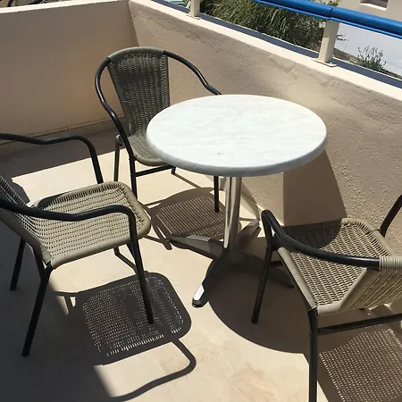Avra Kamari (Santorini)