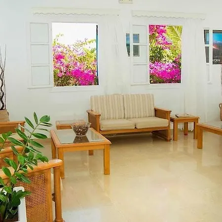 Hotel Avra