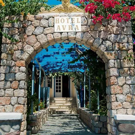 Avra Kamari (Santorini)